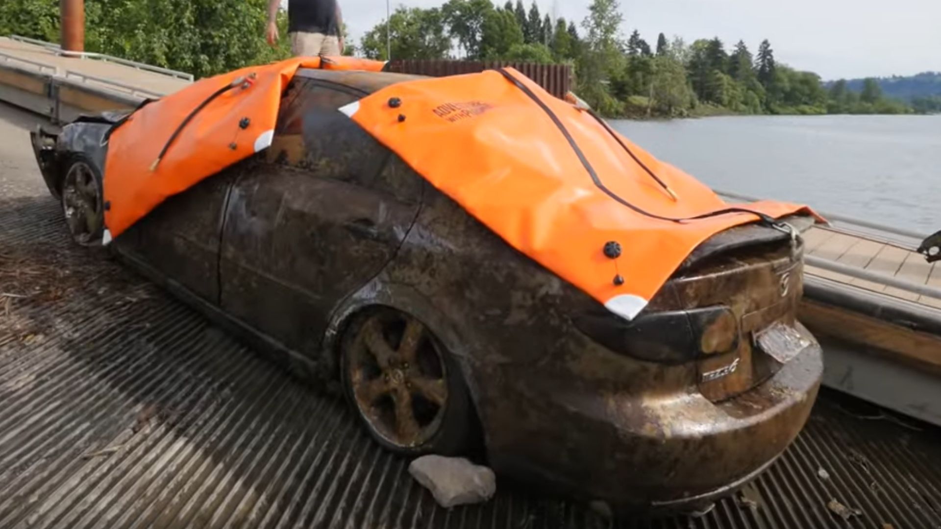 awp found car in river